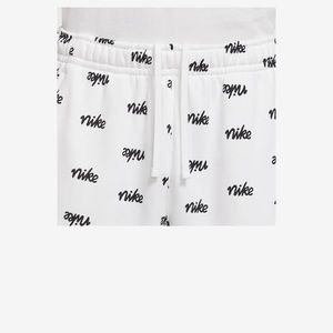 Brand new men’s Nike shorts
